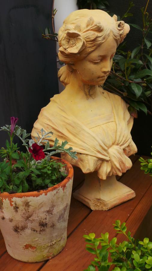 โลโดเร ลอดจ์ Bed & Breakfast เคริเคริ ภายนอก รูปภาพ