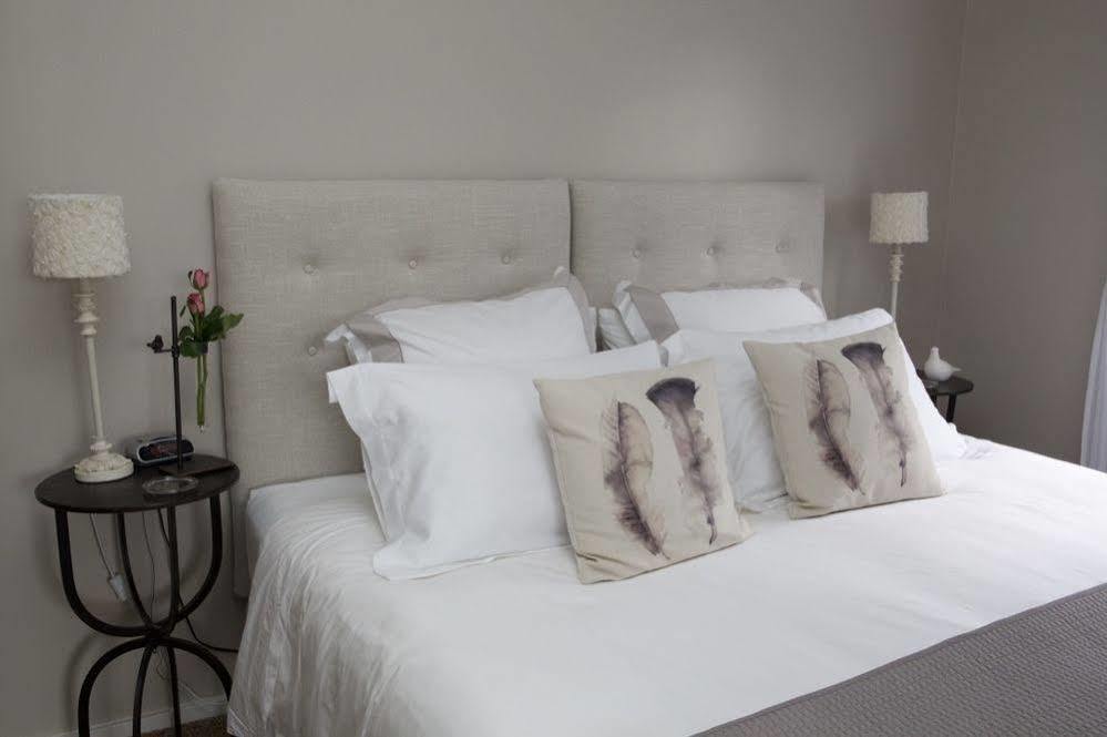 โลโดเร ลอดจ์ Bed & Breakfast เคริเคริ ภายนอก รูปภาพ