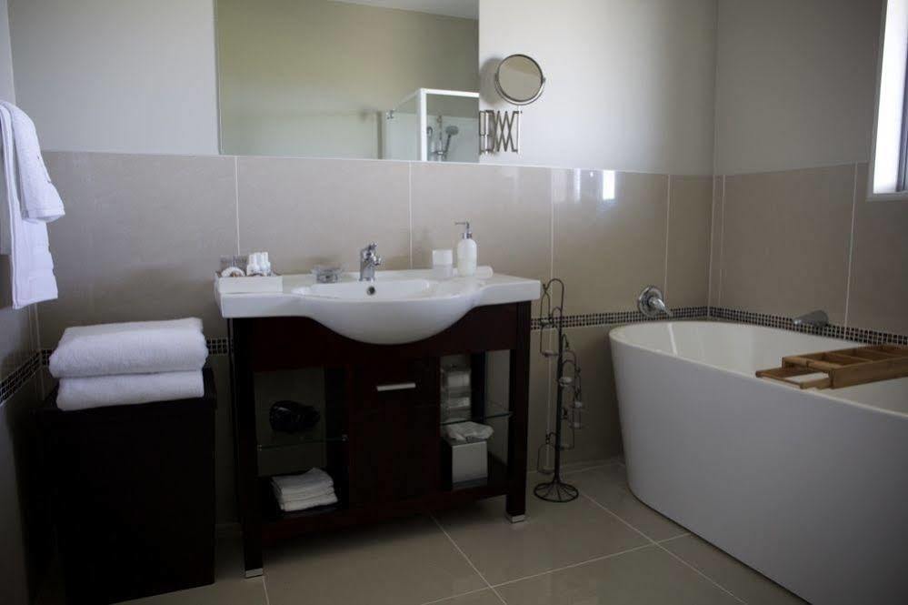 โลโดเร ลอดจ์ Bed & Breakfast เคริเคริ ภายนอก รูปภาพ