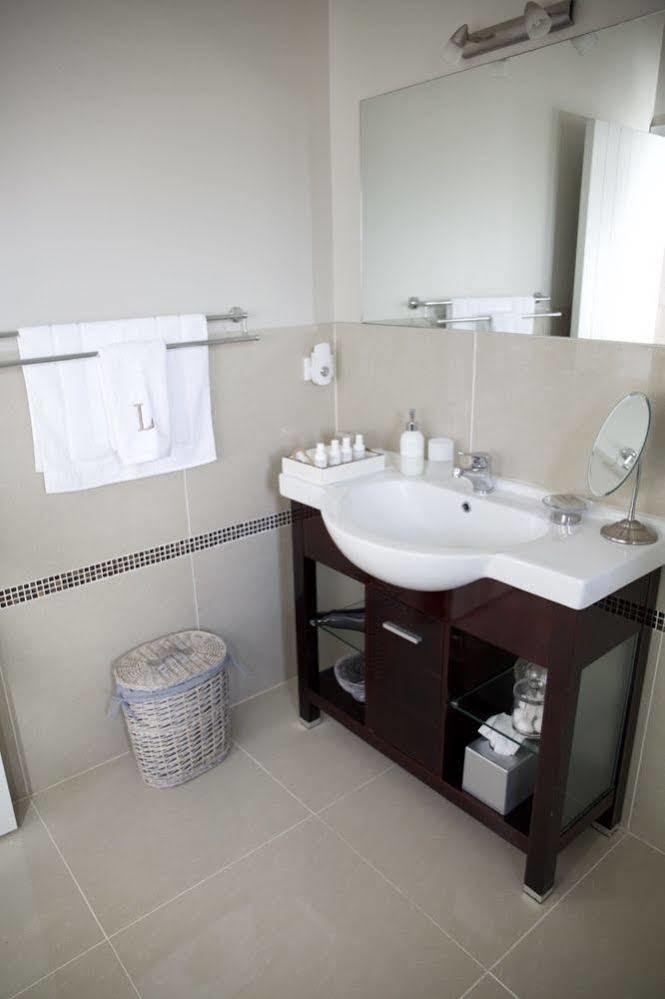 โลโดเร ลอดจ์ Bed & Breakfast เคริเคริ ภายนอก รูปภาพ